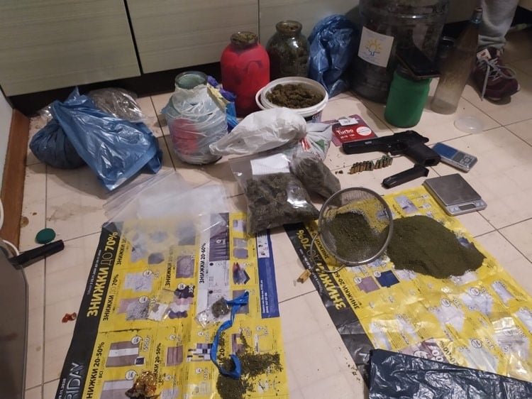 много наркотиков