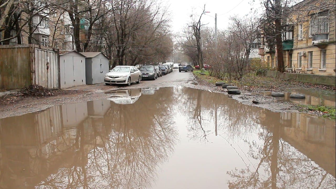 лужа на Судостроительной