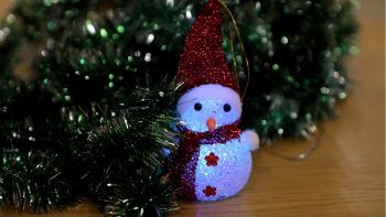 елка со снеговиком