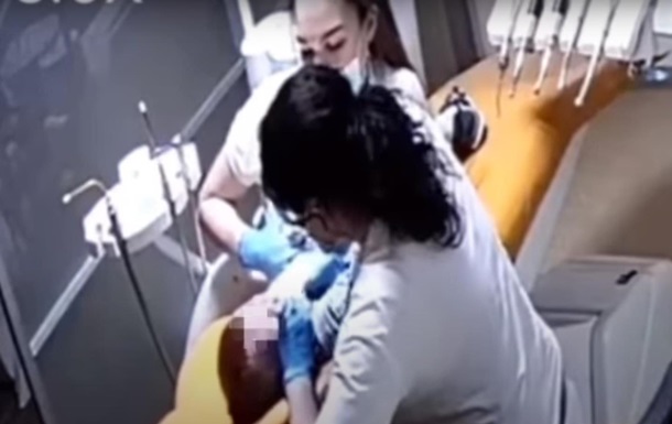 стоматолог избивала детей