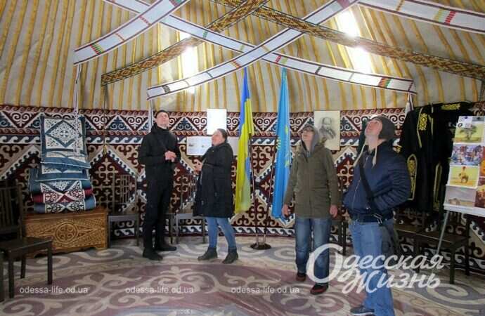 Казахская юрта в Одессе: гостеприимно, познавательно, бесплатно (фоторепортаж)