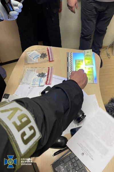 Сотрудники СБУ задержали начальника одесской таможенной лаборатории за взятки