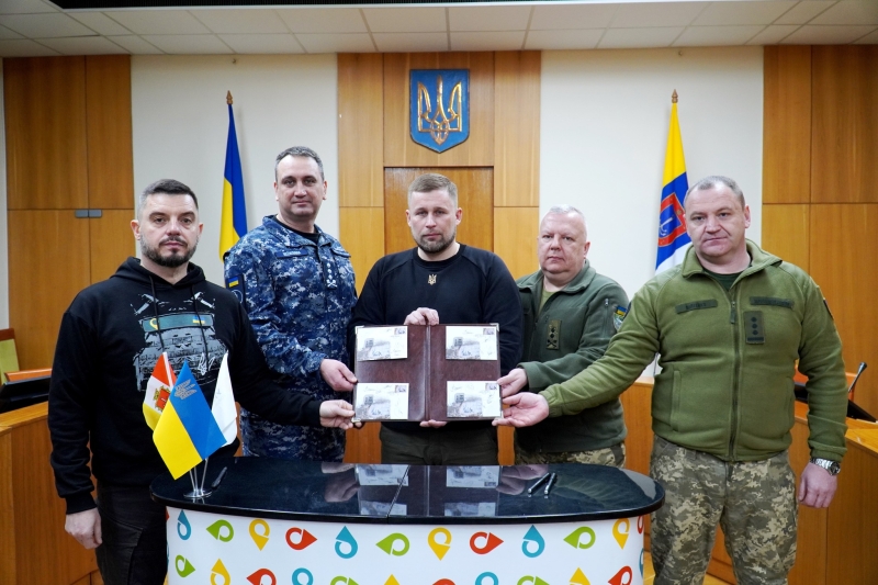 В Одесі за участю головних українських військових Півдня погасили марку з малюнком Бенксі (фото)