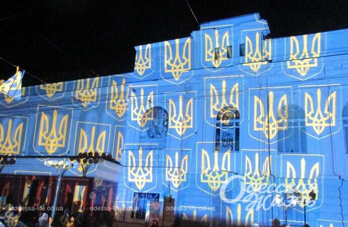 В Одессе преобразили фасады главных памятников архитектуры (фоторепортаж)