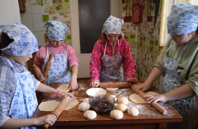 Как «Казачата» Одесщины провели ярмарку вкусностей в поддержку ВСУ