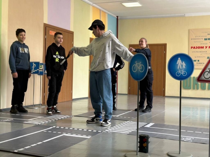 Как спастись, когда не слышишь тревогу: в Одесской области открыли уникальный класс безопасности для детей с нарушением слуха