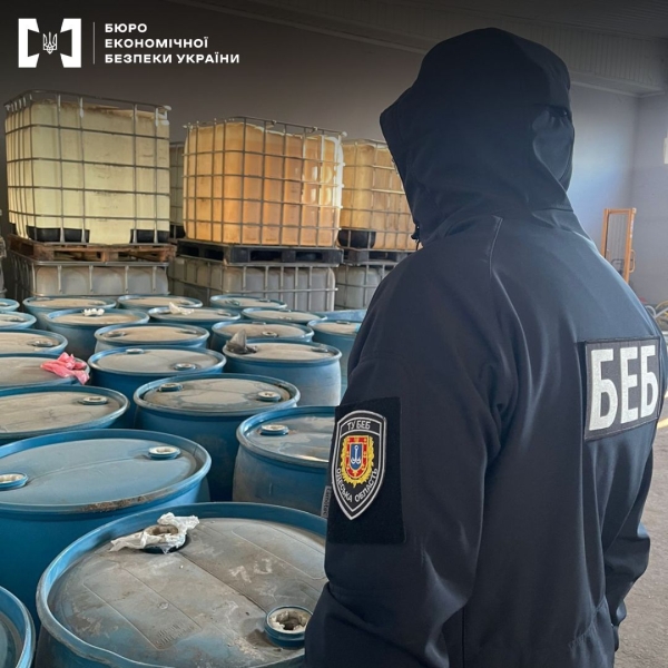 На Одещині вилучили десятки тонн спирту і майже 30 тисяч пачок цигарок (фото)
