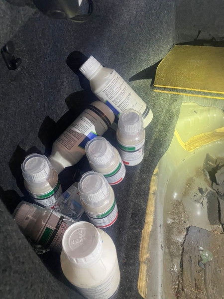 На Одещині водійка намагалася вивезти за кордон майже мільйон гривень та хімікати (фото, відео)