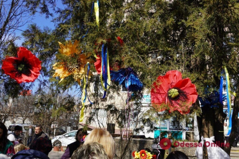 Пекли и жарили для ВСУ: в Одессе прошла благотворительная ярмарка (фоторепортаж)