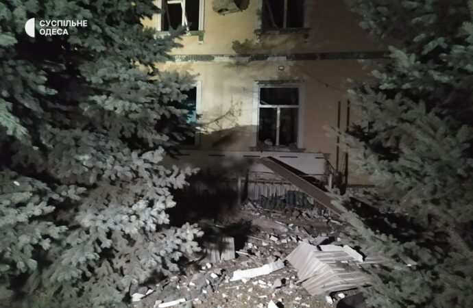 Российская ракета попала в одесский монастырь: фото и видео последствий