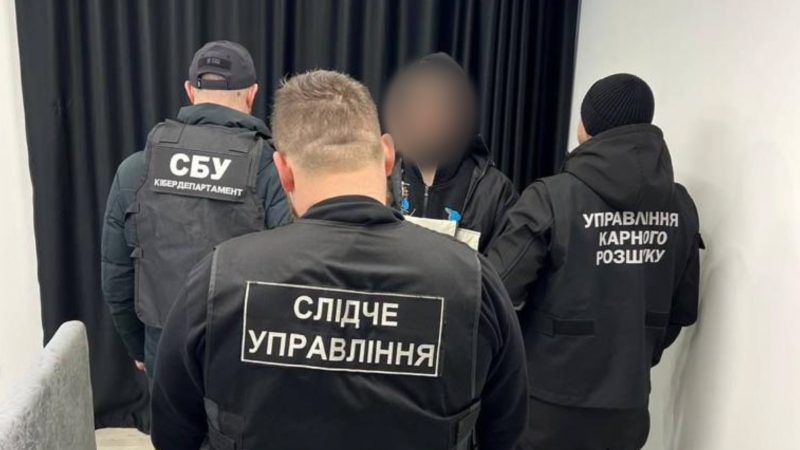 В Одессе задержали мошенников, которые от имени руководителей областных военных администраций собирали деньги для военных