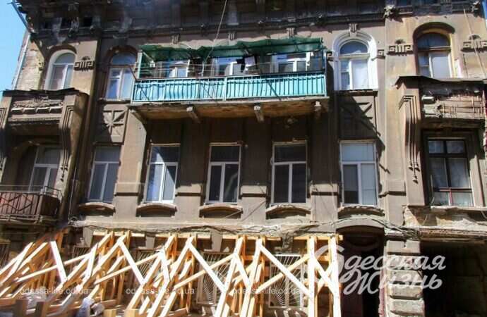 Исторический дом в переулке Ляпунова: как идет ремонт? (фоторепортаж)