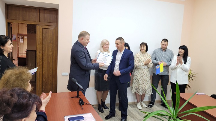 Міськрада на Одещині преміювала педагогів за перемогу в конкурсі «учитель року»
