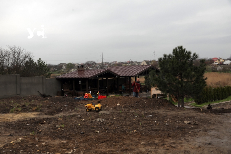 Містечко переселенців: як в Одеській області живуть люди з гарячих точок (відео, фото)