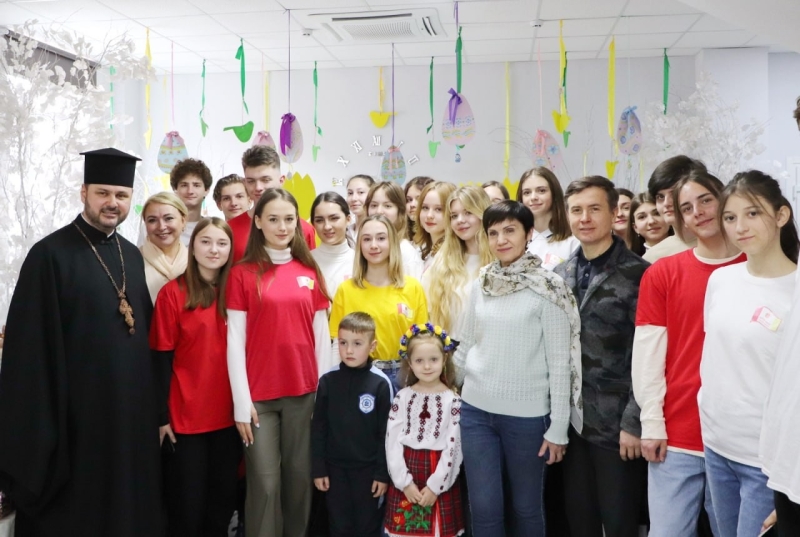 Одеські учні підготували подарунки для ЗСУ до Великодня (фото, відео)