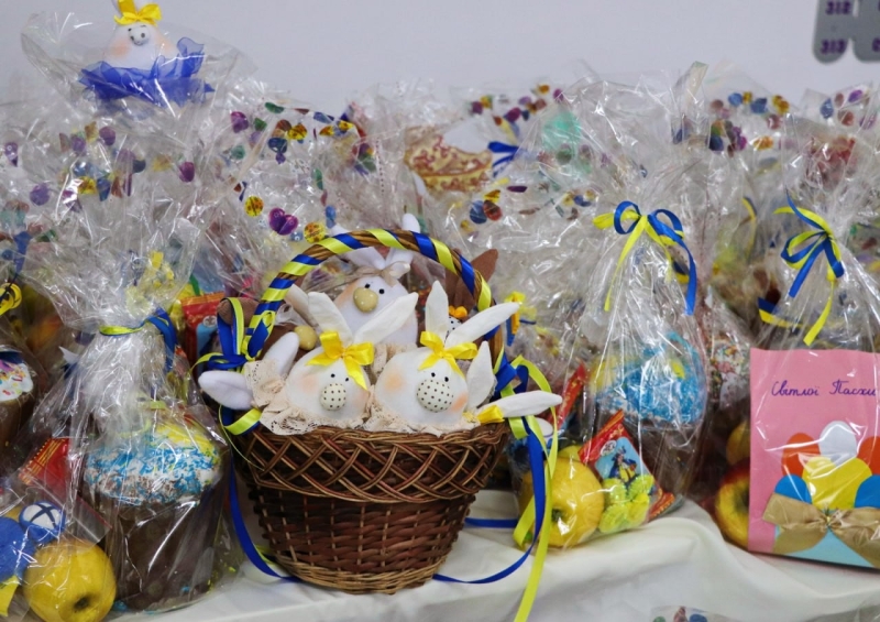 Одеські учні підготували подарунки для ЗСУ до Великодня (фото, відео)