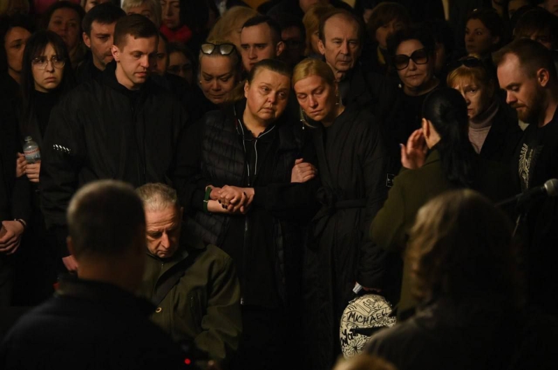 Сотни одесситов пришли проститься с известным актером и ведущим Евгением Бубером