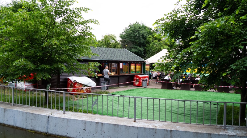 Дитячі батути і огорожі: у парку Перемоги зафіксували порушення (фото)