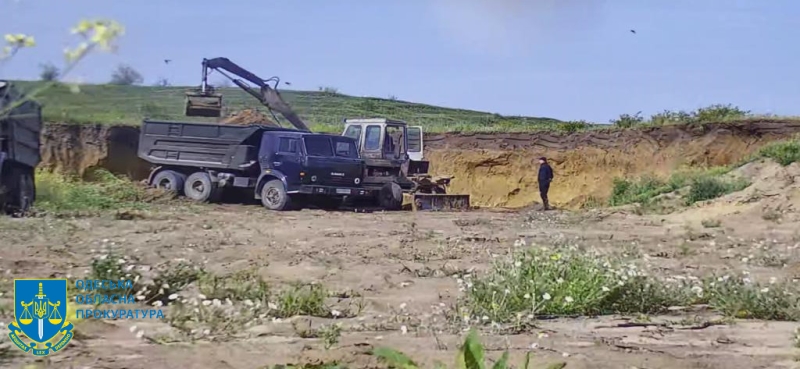 На Одещині розкрили схему незаконного видобутку піску (фото)