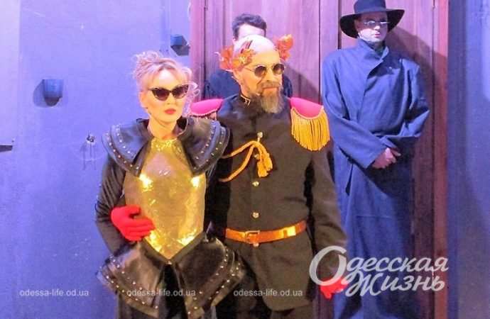 Под властью колдовства: на сцене одесского Театра кукол – комедия Шекспира