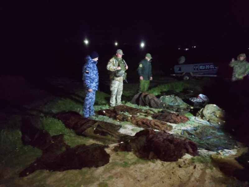 В Белгород-Днестровском районе из лимана извлекли почти 30 браконьерских орудий ловли