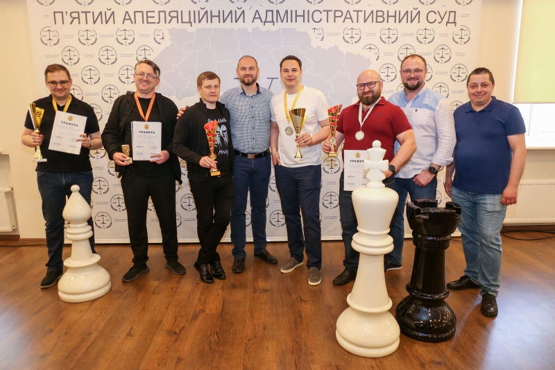 В Одесі юристи грали в шахи для ЗСУ (фото)