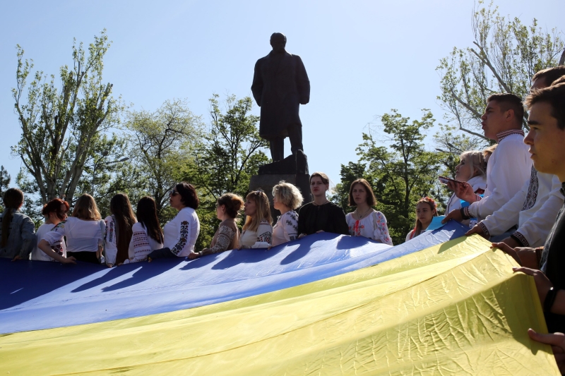 В Одесі відбулася Вишиванкова хода з 12-метровим прапором України (фото)