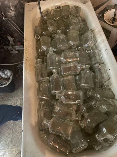 На Одещині біля кордону виявили підпільний цех з виробництва «елітного» алкоголю (фото)