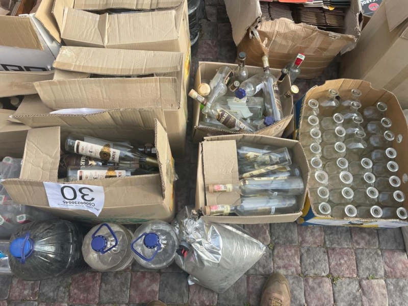 На Одещині біля кордону виявили підпільний цех з виробництва «елітного» алкоголю (фото)