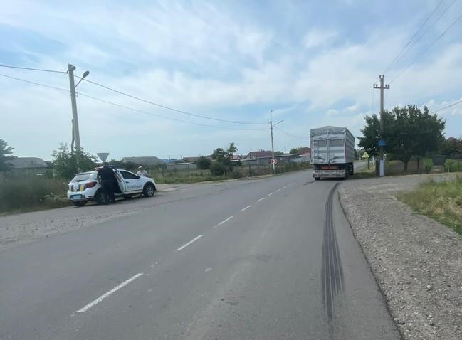 В Измаильском районе водитель грузовика наехал на женщину