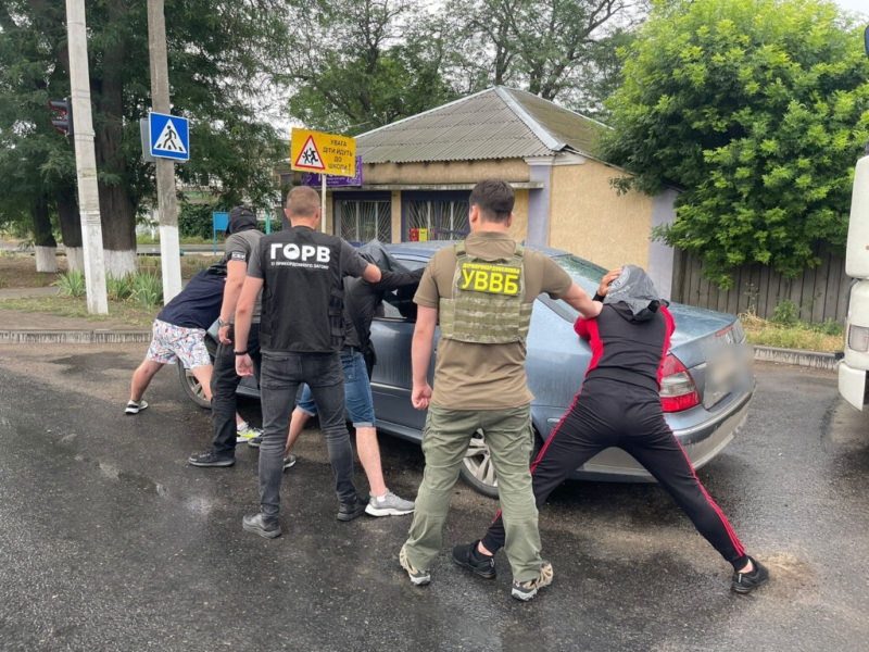 В селе Броска задержана группа лиц, которые везли уклонистов за границу в кузове грузовика с молдавской регистрацией