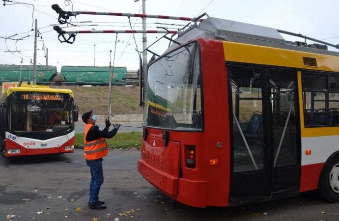 Электробусы против маршруток: в Одессе снова пытаются наладить работу общественного транспорта