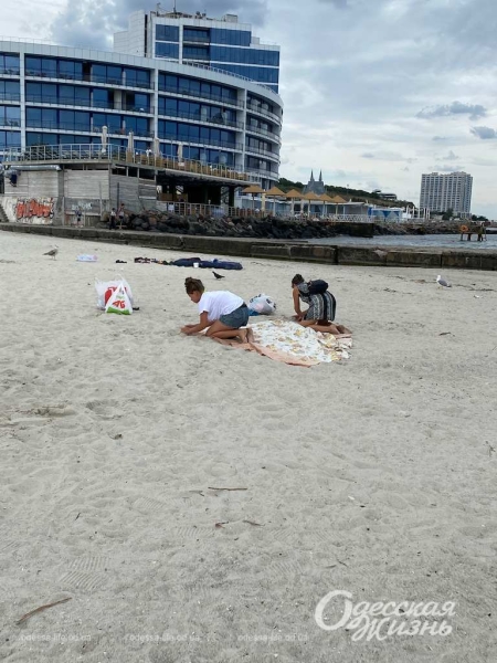 Одесские пляжи открыты: что изменилось для отдыхающих? (фоторепортаж)