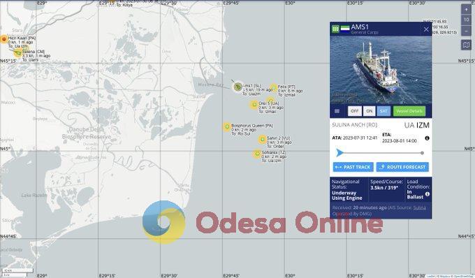 Три гражданских судна под прикрытием самолетов НАТО зашли в порт Одесской области