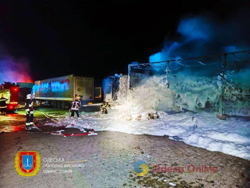 Враг снова обстрелял Одесскую область: горели фуры, есть пострадавшие