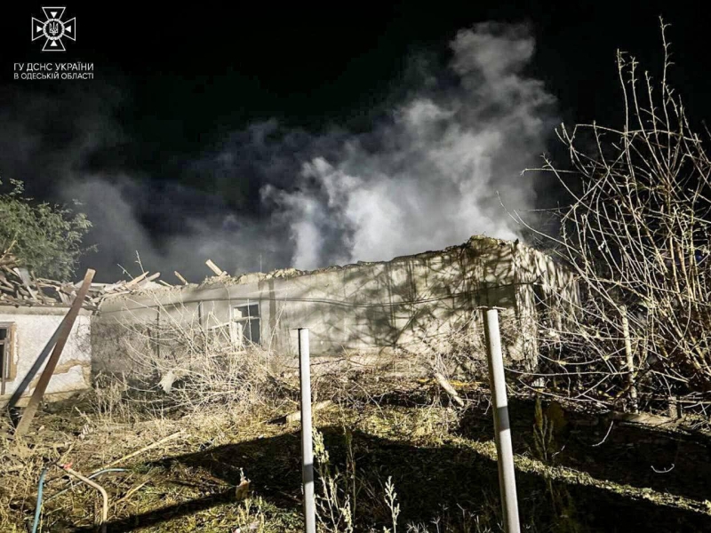 Нічна атака дронів на Одещину: рятувальники показали наслідки (фото)