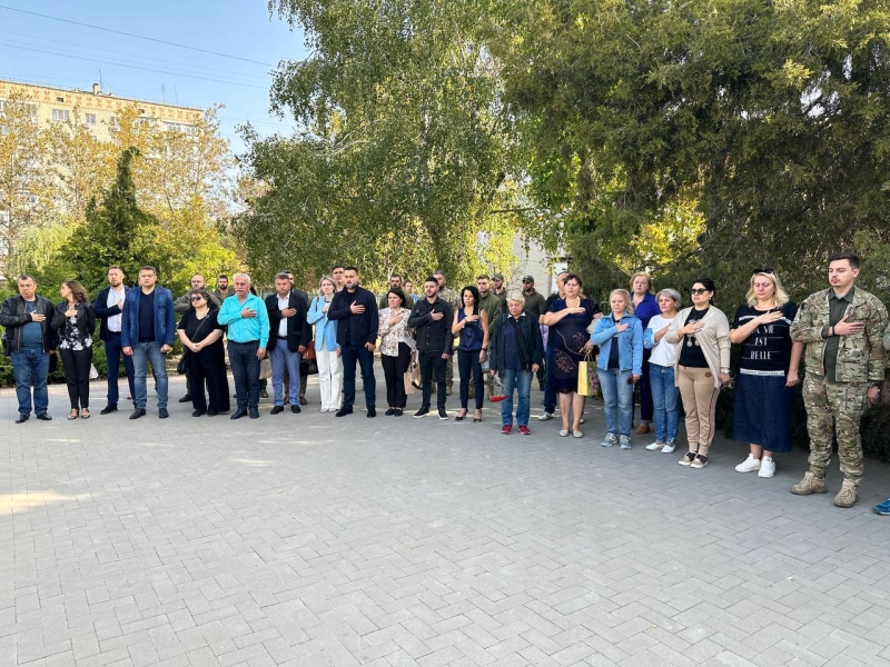 У Чорноморську встановили меморіальну дошку на честь героя-захисника (фото)