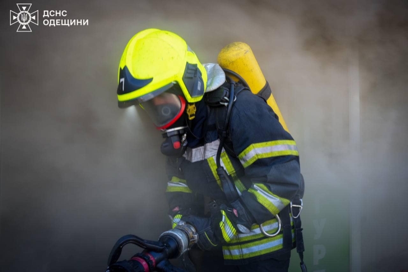 На «7 кілометрі» горів павільйон з постільною білизною (фото)