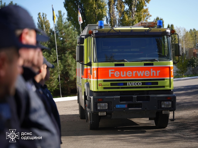 Рятувальники Одещини отримали сучасний пожежний автомобіль (фото)